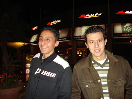 voila c� frero a droite