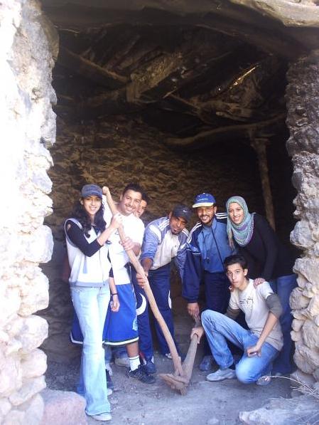 l9inna wahd lmi7ratt ta3 1900 ou rje33 louurr