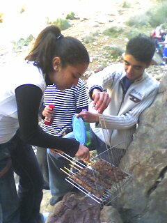 ichrakk  ta t9ad lina l9etbann et bazzii moussa3id lmouderiba