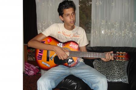 guitare de mido'x (hir kon hanii)