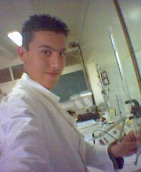 mon frere au labo d la facult� de medcine